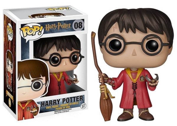 figurine POP Harry Potter avec balais avec boite sur fond blanc