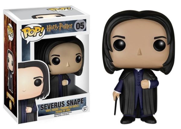 Figurine POP Severus Rogue avec sa boîte sur fond blanc