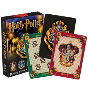 Jeux de cartes Harry Potter sur fond blanc