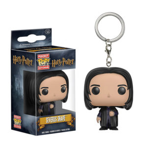 Porte-clés Severus Rogue Snape en figurine POP dans sa boîte sur fond blanc